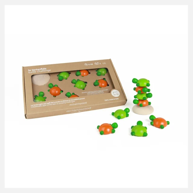 Πράσινες και πορτοκαλί χελώνες και 1 βράχος μπεζ ξύλο