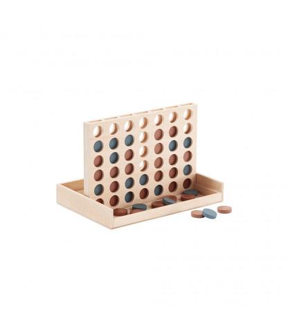 ΚC1000283 KIDS CONCEPT. Ξύλινο σκορ 4 - Το κλασικό παιχνίδι Σκορ 4 έρχεται σε μια υπέροχη ξύλινη υλοποίηση από την Kid's Concept. Θα φέρει πολλές ώρες διασκέδασης, ενώ παράλληλα αναπτύσσει τη νοημοσύνη των παιδιών. Υψηλής ποιότητας ξύλινο παιχνίδι, φτιαγμένο από ξύλο καουτσούκ, που είναι γνωστό για την ανθεκτικότητά του. Το παιχνίδι είναι γνωστό: Διαλέγετε μία πλευρά (κόκκινα ή πράσινα πούλια) και ο πρώτος που θα σχηματίσει μια σειρά από 4 πούλια (είτε οριζόντια, είτε κάθετα, είτε διαγώνια) είναι ο νικητής! Κατάλληλο για ηλικίες 4 ετών και άνω. Διαστάσεις 23 x 16 x 3,5 εκ.