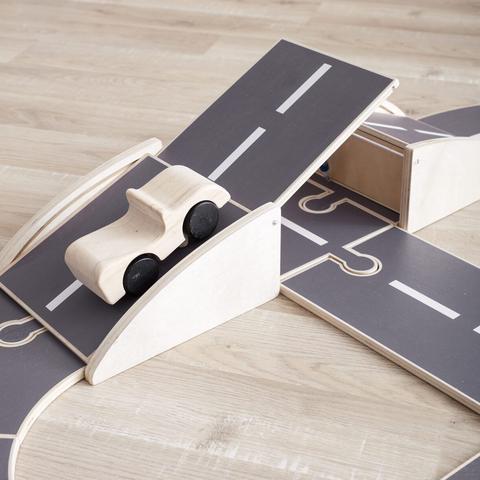 Third image for ΚC1000425 KIDS CONCEPT. Wooden car track AIDEN - Large wooden car track with an openable bridge. Suitable for our Aiden cars and buses. Can be put together in different ways. 18 pieces. 74x110 cm in plywood.                                                                                                                        From 12+