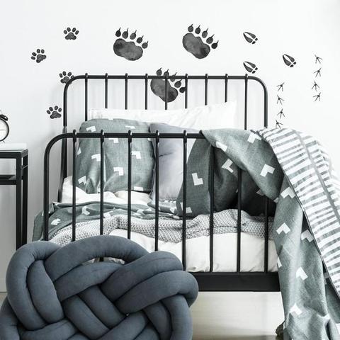 Third image for RMK4019 RoomMates. Wall Stickers Footprints - Decorate the room in your own personal, elegant way with the help of RoomMates' quality stickers! RoomMates stickers leave no marks when removed.