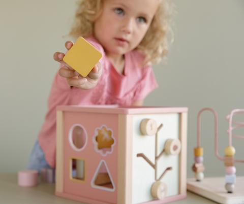 Seconds image for LD7028 LITTLE DUTCH. Wooden Activity Cube Wild Flowers - This wooden activity cube provides plenty of challenges for children. Each side features wonderful Wild Flowers illustrations and offers a ifferent educational activity, including a shape sorter, turning gears, puzzles and a fun bead spiral on top. With each activity, children develop their fine motor skills and are encouraged to use their creativity. This toy captivates children's curiosity and brings lots of fun.