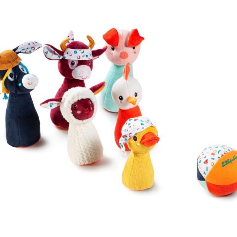 L83159 LILLIPUTIENS- Fabric bowling pins animals of Farm - An invigorating bowling game that little ones just love. Soft and colourful animal characters serve as pins and the ball has a rattle hidden inside for extra sensory stimulation.