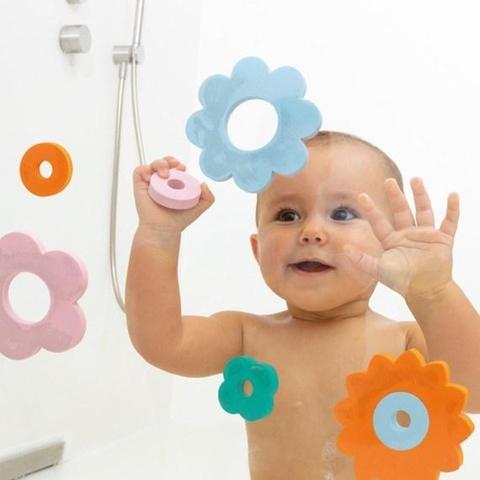 Your kids will improve their fine motor skills by sticking the flowers on the side of the tub to match the colors and rebuild the flowers. Give your bath or shower a new look with this retro flower set!
