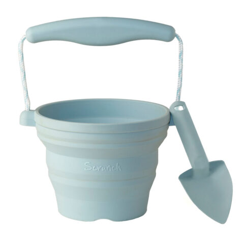 Scrunch Folding bucket set with shovel ''Duck Egg Blue'' - Folding Buckets for non-stop play on the beach, in the garden or in the yard, made of soft and 100% recyclable silicone!