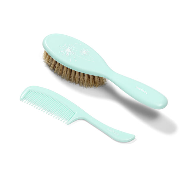 BabyOno: Soft natural brush and comb Mint - The soft bristle is ideal for brushing on baby's fine hair.