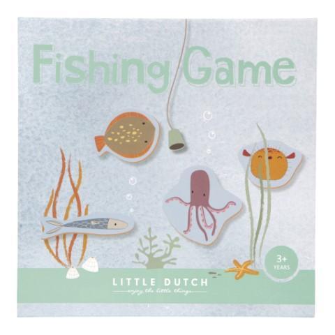 LD4483 LITTLE DUTCH. Fishing game - Try to catch all the marine animals with this fun fishing game by Little Dutch. Just make sure you don't reel in the old boot! This classic fishing game stimulates children’s fine motor skills and concentration. What’s more, the level of difficulty can be adjusted to the players’ ages and abilities. This will ensure playing fun for both younger and older children. The underwater animals are made of wood and the aquarium is made of cardboard.