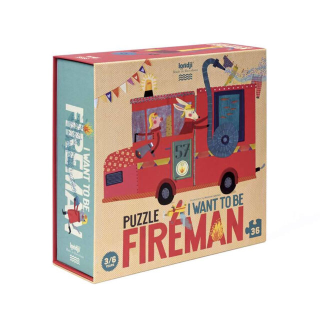 PZ-353-LONDJI PUZZLE I WANT TO BE A FIREMAN 36PCS - A red fire truck, a fire plane, a hose, and lots of little firefighters! The whole town is doing its best to put out the fire! A wonderful 36-piece puzzle for those who love construction. Made from 100% recycled materials and designed in Barcelona by the Spanish company Londji. With wonderful sketches by Mariona Cabassa. Puzzle dimensions: 47 x 47 cm.