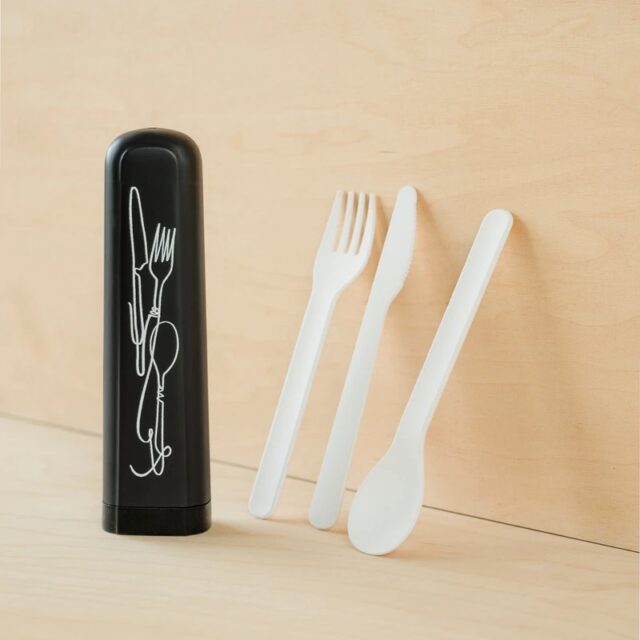 Seconds image for bioloco plant cutlery set – dots - Cutlery set Bioloco.Set of fork, spoon and knife, 16 cm long.It is waterproof due to silicone lid. It is Recyclable & industrially compostable. Suitable for dishwasher