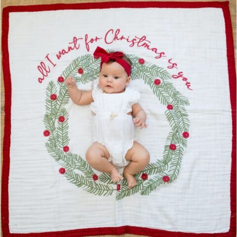 Cotton blanket with the inscription all I want for christmas is you