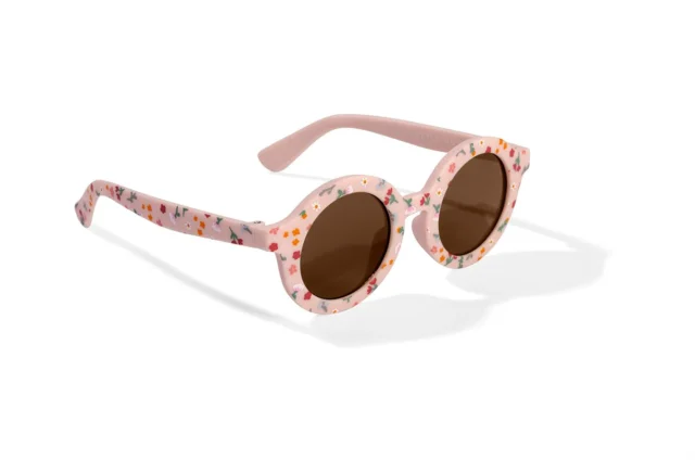 Pink glasses with round flowers