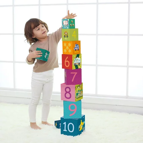 Colorful cubes with numbers from 1-10 and animals